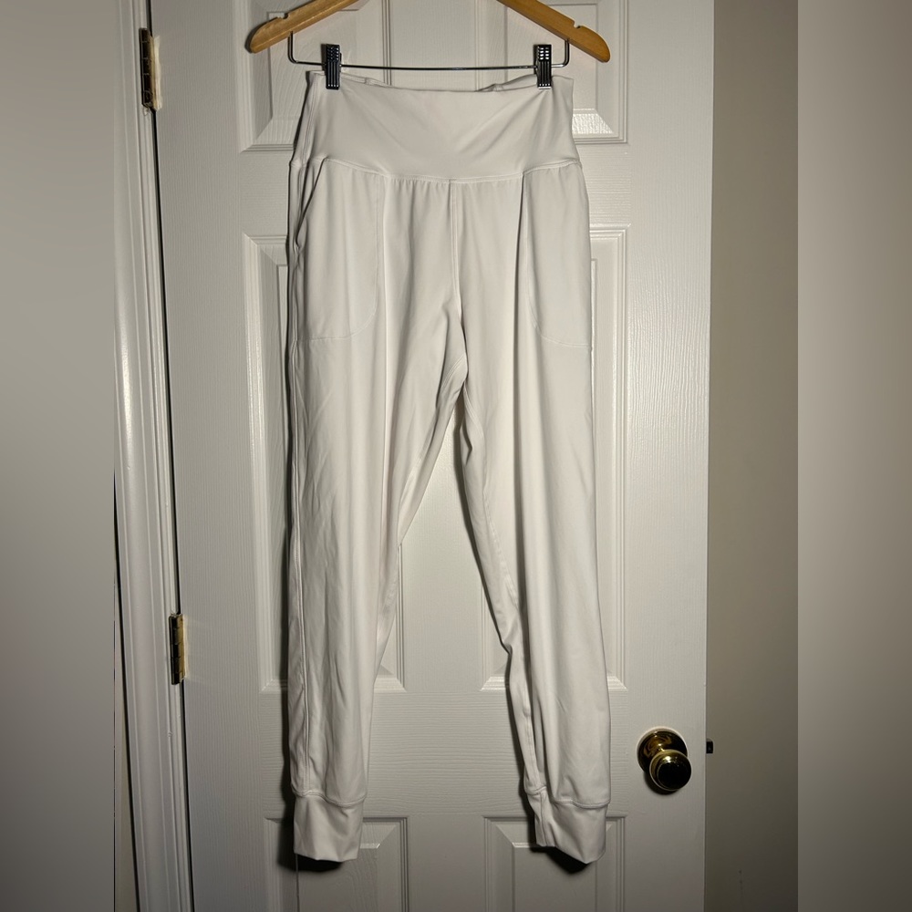 White joggers (with pockets)